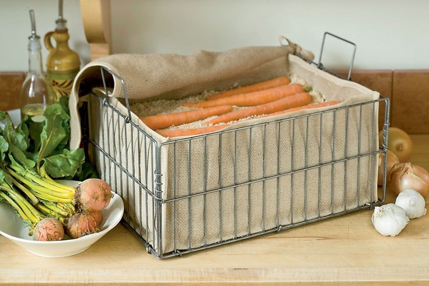 Как сохранить морковь на зиму в подвале и подполе