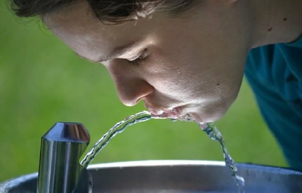 Вода и здоровье — хочешь быть здоров — пей воду!