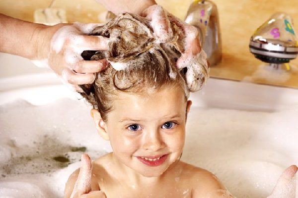 Ребенок боится мыть голову - что делать и как правильно мыть голову ребенку 